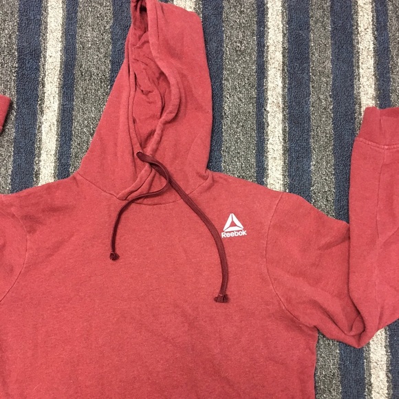 Reebok red pullover - Picture 4 of 9